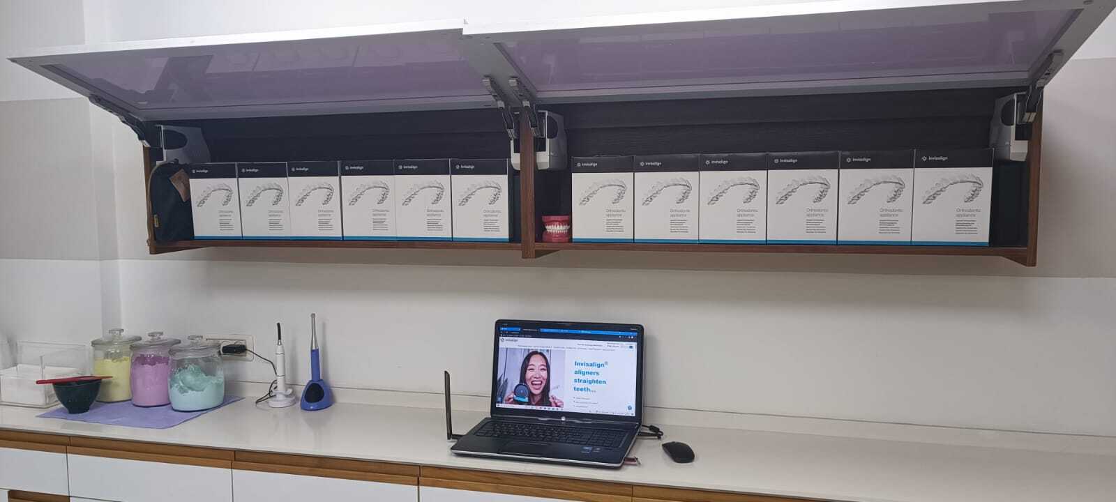 עשרות מקרי Invisalign