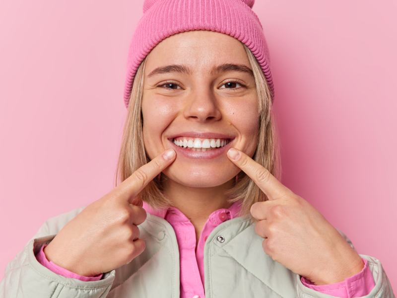 גשר מתכת קשתיות שקופות השוואה